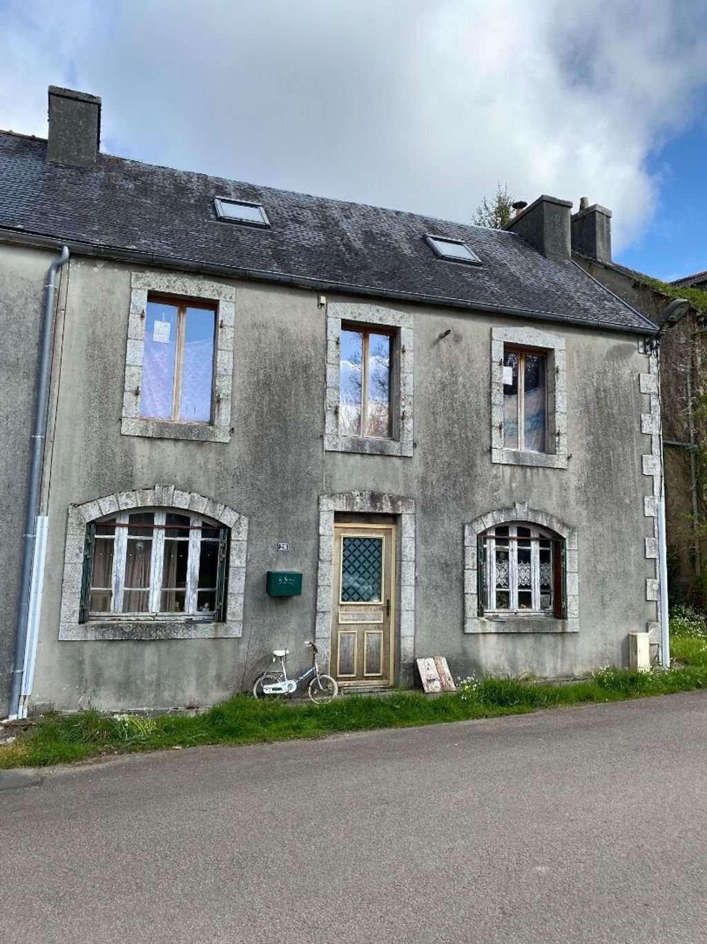 Achat maison à vendre 2 chambres 79 m² - La Feuillée