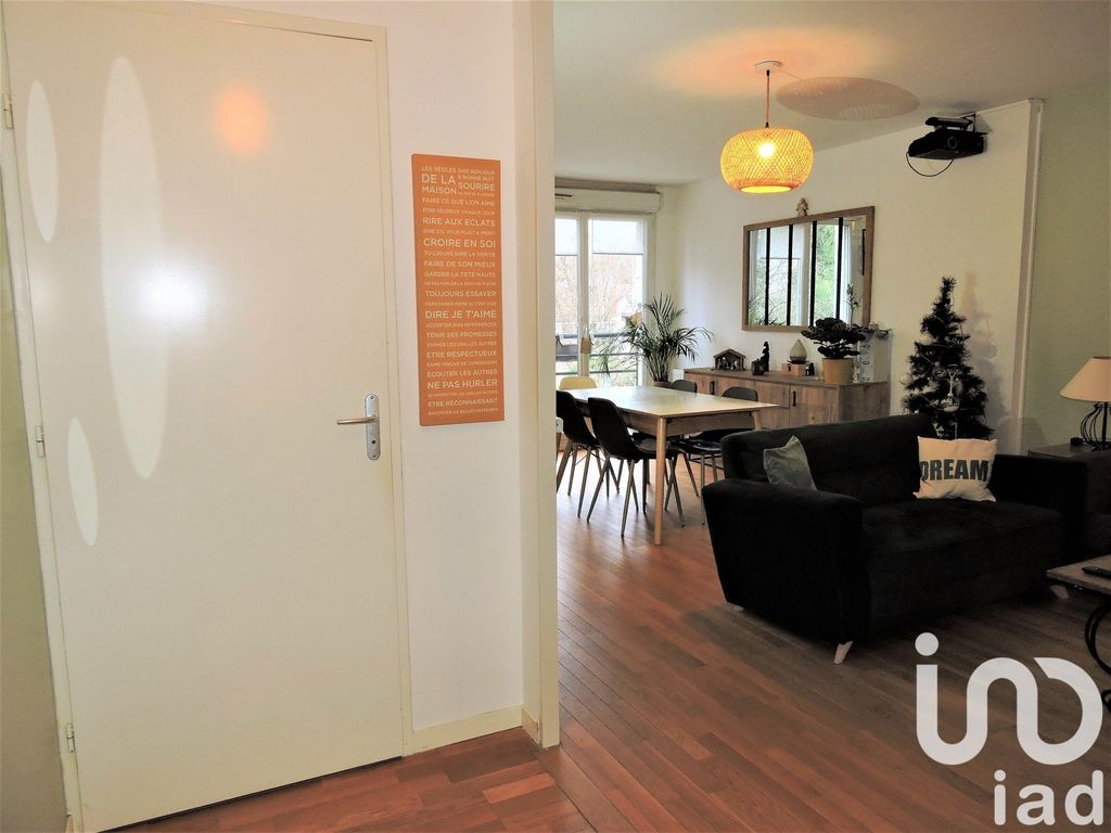 Achat appartement à vendre 5 pièces 85 m² - Montigny-le-Bretonneux