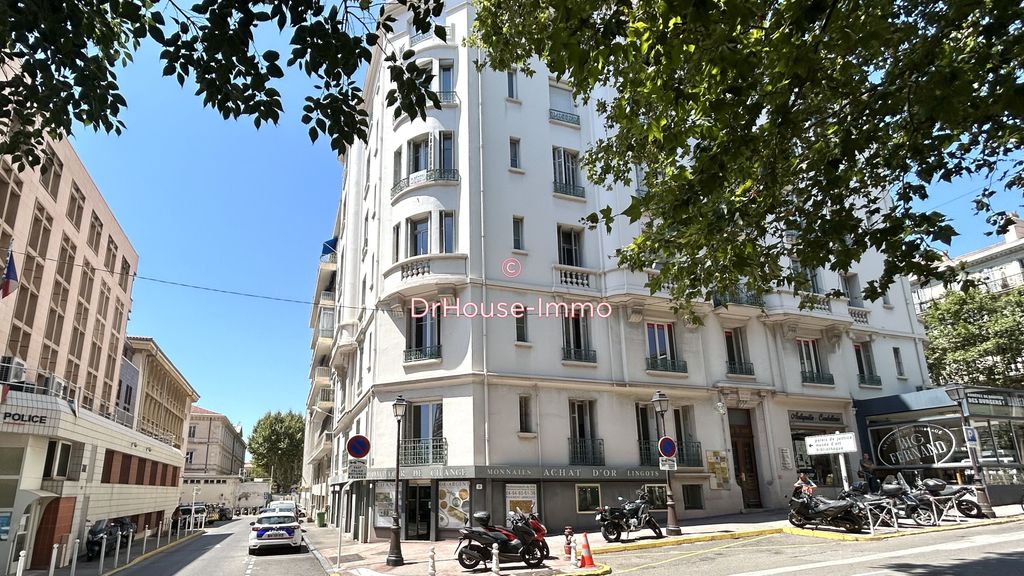 Achat appartement à vendre 5 pièces 132 m² - Toulon