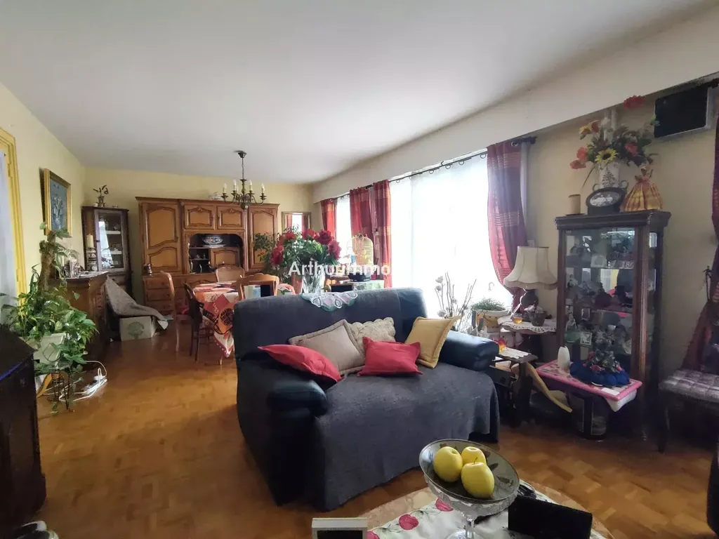 Achat appartement à vendre 3 pièces 77 m² - Saint-Maur-des-Fossés