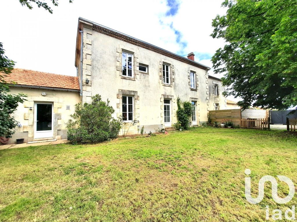 Achat maison à vendre 4 chambres 137 m² - Nalliers