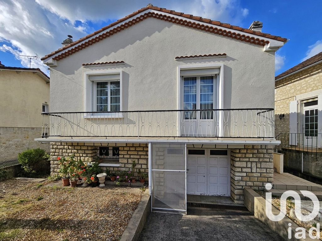 Achat maison à vendre 3 chambres 149 m² - Gond-Pontouvre