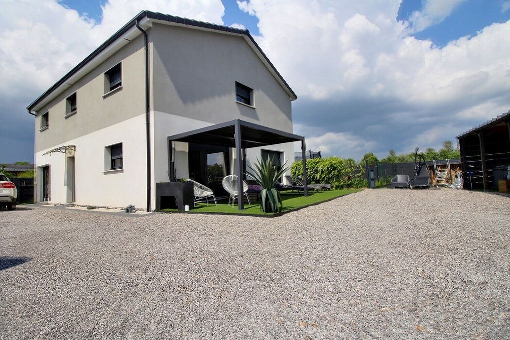 Achat maison à vendre 7 chambres 190 m² - Val-de-Reuil