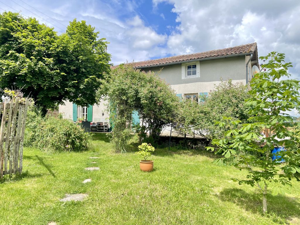 Achat maison à vendre 3 chambres 139 m² - Saint-Maurice-des-Lions