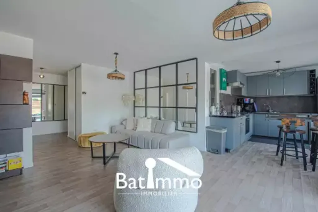 Achat appartement à vendre 4 pièces 84 m² - Belleville