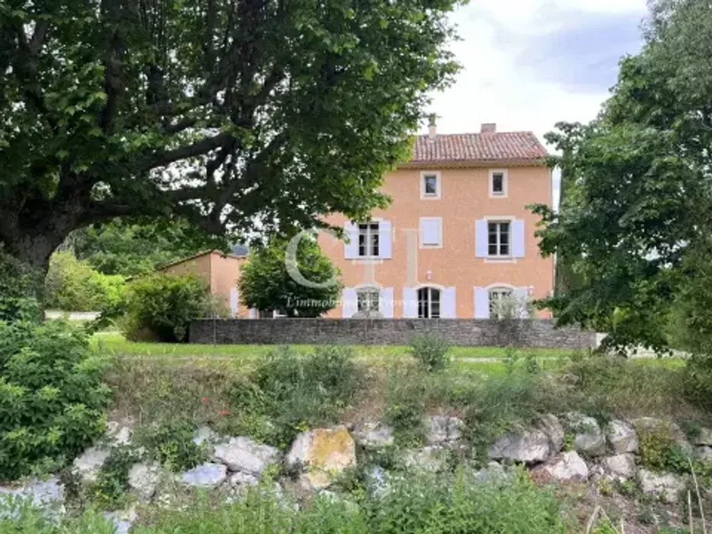 Achat maison à vendre 5 chambres 195 m² - Vaison-la-Romaine