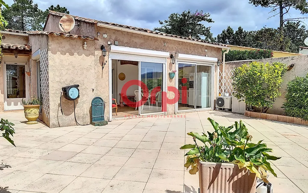 Achat maison à vendre 3 chambres 85 m² - Fréjus