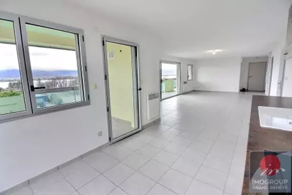 Achat appartement à vendre 4 pièces 111 m² - Messery