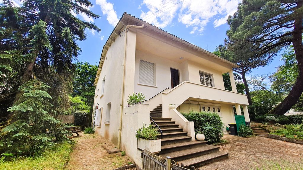 Achat maison à vendre 5 chambres 175 m² - Royan