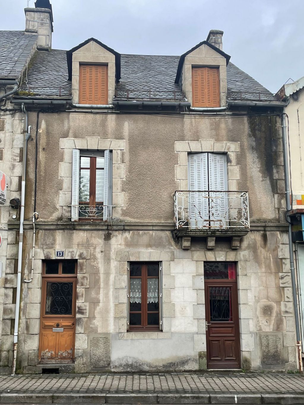 Achat maison à vendre 4 chambres 141 m² - Riom-ès-Montagnes