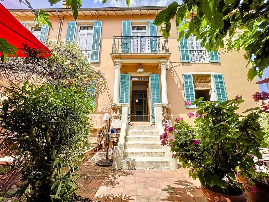 Achat maison à vendre 5 chambres 165 m² - Cannes