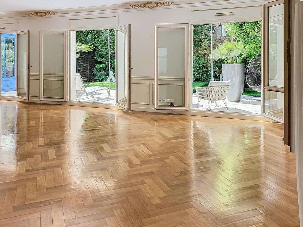 Achat maison à vendre 4 chambres 370 m² - Le Chesnay