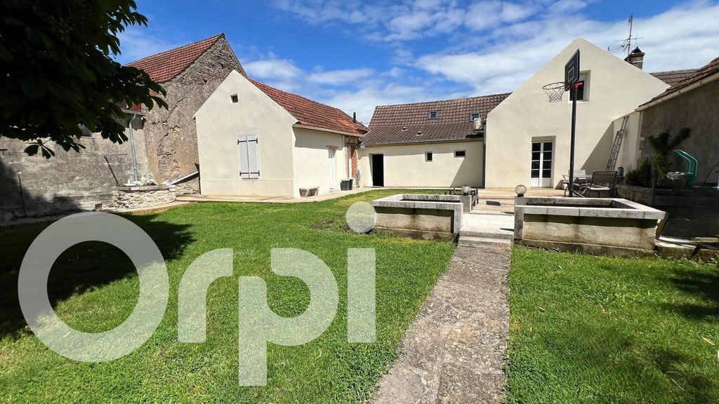 Achat maison à vendre 3 chambres 130 m² - Saint-Loup-Géanges