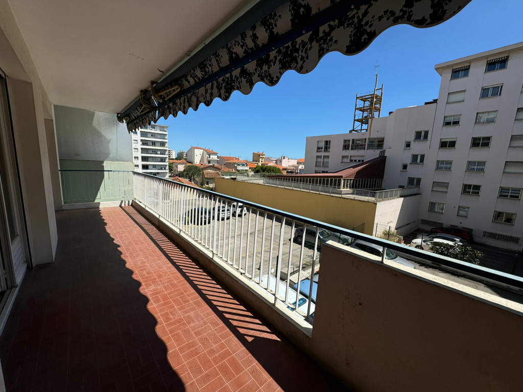 Achat appartement à vendre 2 pièces 52 m² - Cagnes-sur-Mer