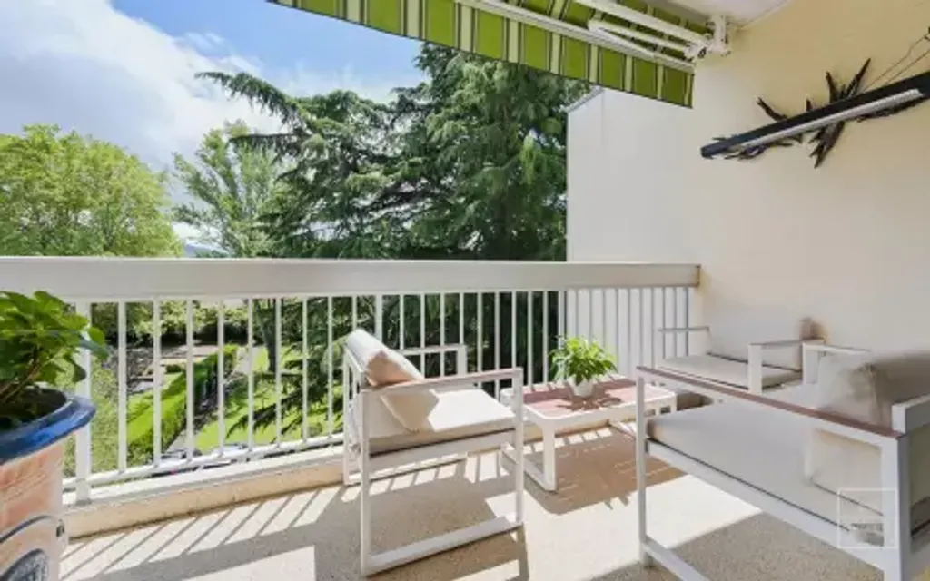 Achat appartement à vendre 4 pièces 124 m² - Les Chères