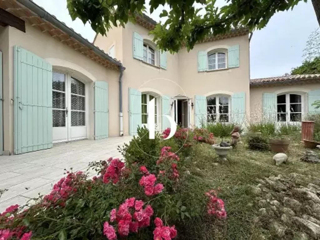 Achat maison à vendre 4 chambres 175 m² - Bagnols-sur-Cèze