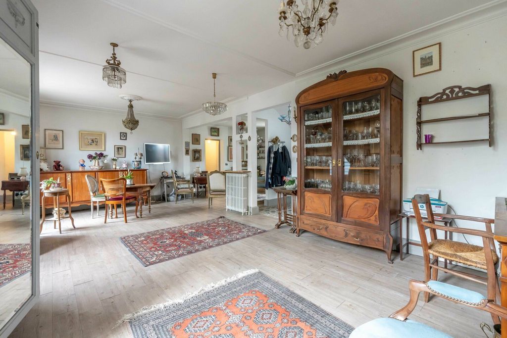 Achat maison à vendre 5 chambres 180 m² - Maisons-Alfort