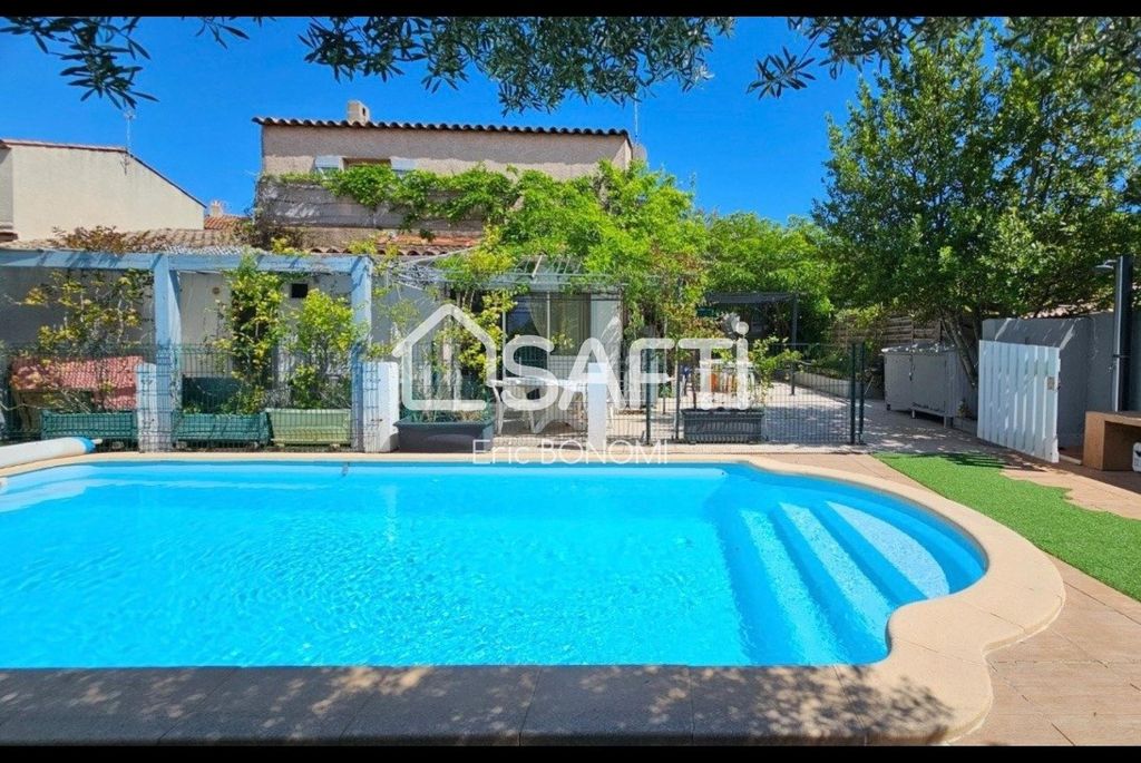 Achat maison à vendre 5 chambres 145 m² - Fréjus