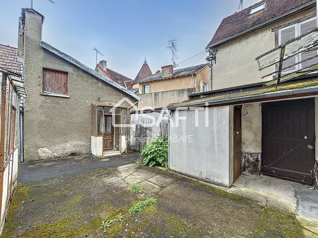 Achat maison à vendre 5 chambres 172 m² - Châteauroux