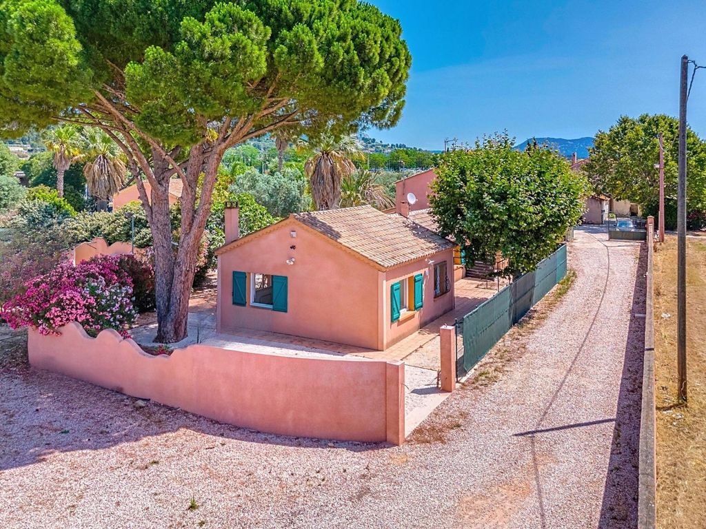 Achat maison à vendre 3 chambres 100 m² - Sanary-sur-Mer