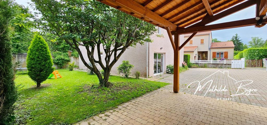 Achat maison à vendre 4 chambres 145 m² - Issoire