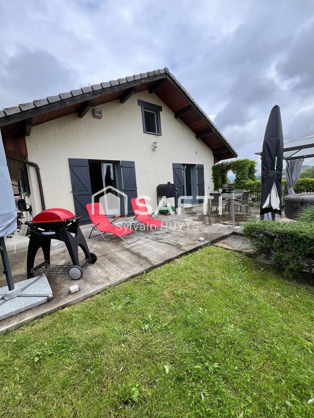 Achat maison à vendre 3 chambres 150 m² - Menthonnex-sous-Clermont