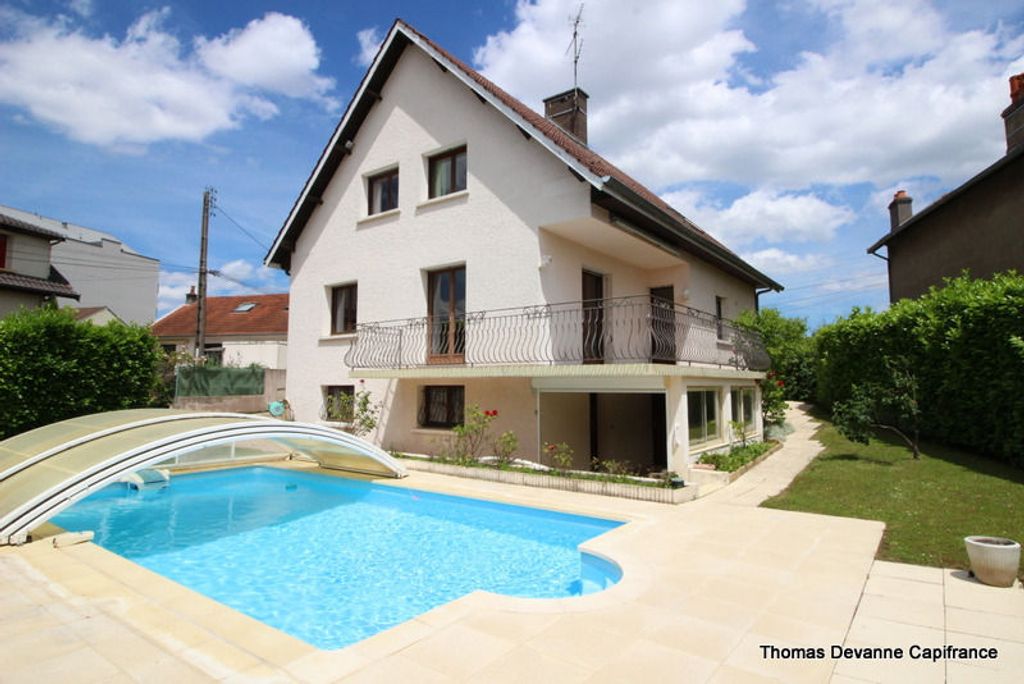 Achat maison à vendre 7 chambres 210 m² - Dijon