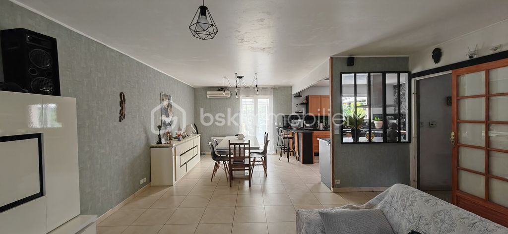 Achat maison à vendre 3 chambres 110 m² - Montagnieu