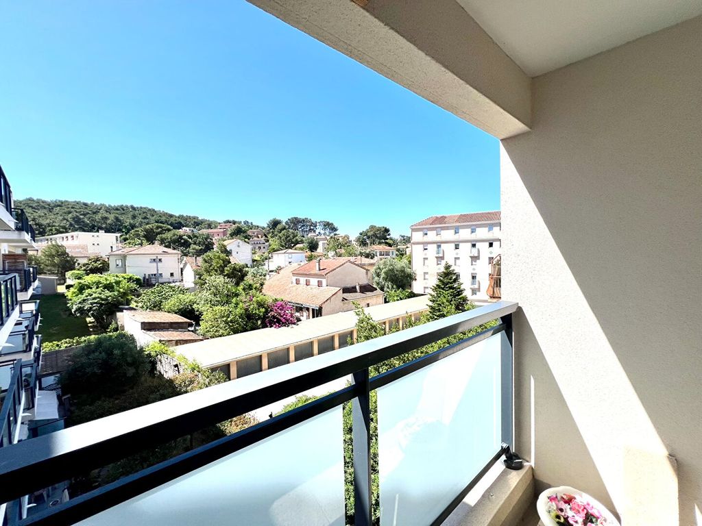 Achat appartement à vendre 3 pièces 69 m² - La Seyne-sur-Mer