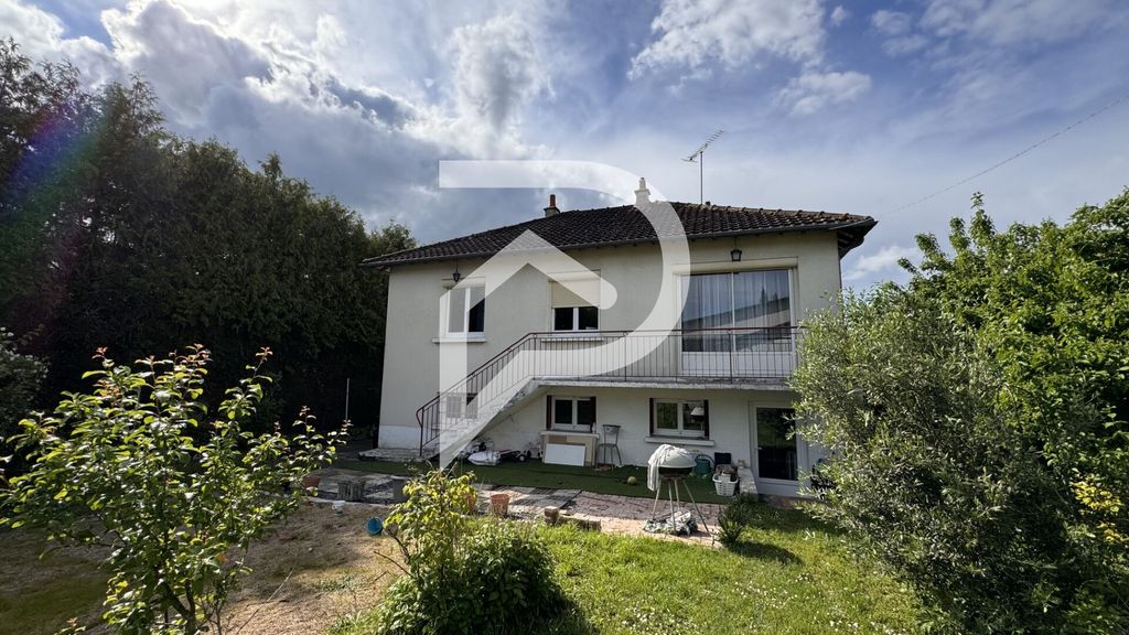 Achat maison à vendre 4 chambres 134 m² - Huisseau-sur-Cosson