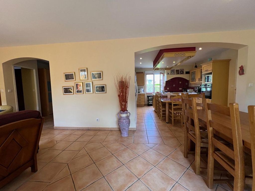 Achat maison à vendre 5 chambres 203 m² - Soissons