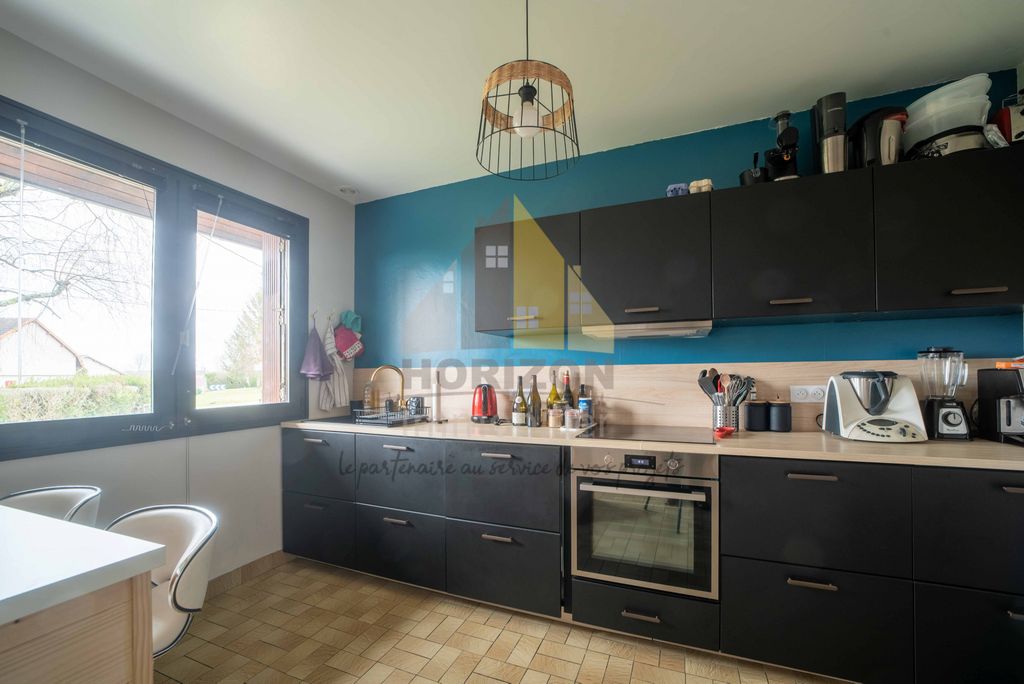 Achat maison à vendre 3 chambres 107 m² - Chaumergy