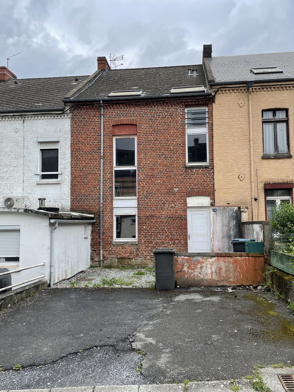 Achat maison à vendre 2 chambres 65 m² - Anor