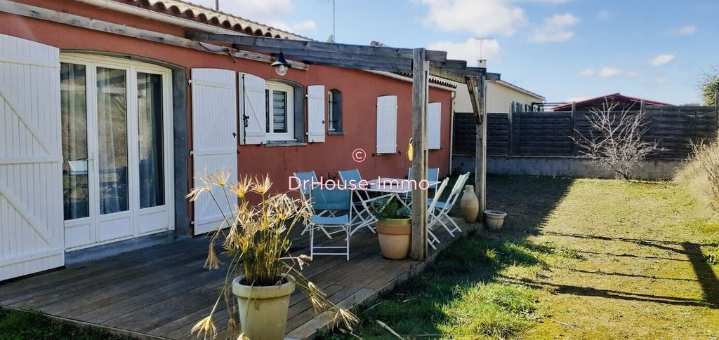 Achat maison à vendre 3 chambres 500 m² - Leuc