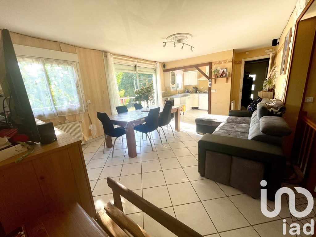 Achat maison à vendre 4 chambres 107 m² - Saint-Bris-des-Bois