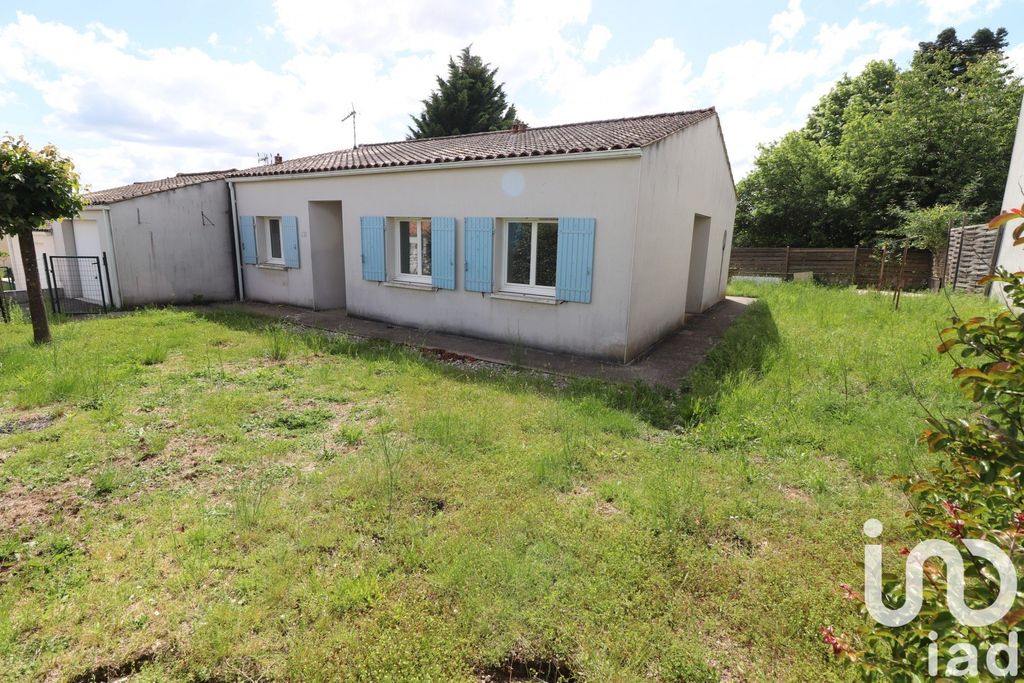 Achat maison à vendre 3 chambres 86 m² - Montguyon