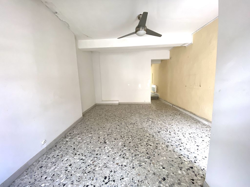 Achat maison à vendre 3 chambres 99 m² - Aigues-Mortes