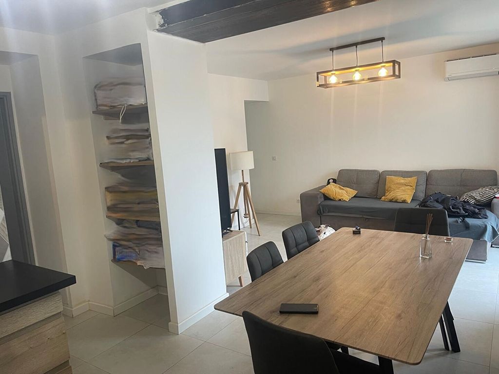 Achat appartement à vendre 4 pièces 64 m² - Saint-Saturnin-lès-Avignon