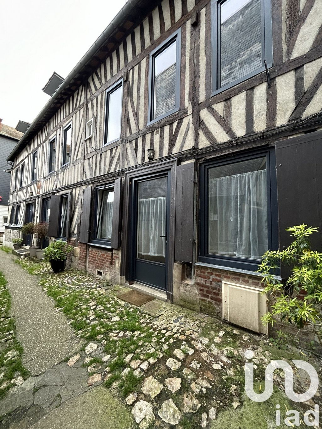 Achat maison à vendre 5 chambres 155 m² - Pont-Audemer