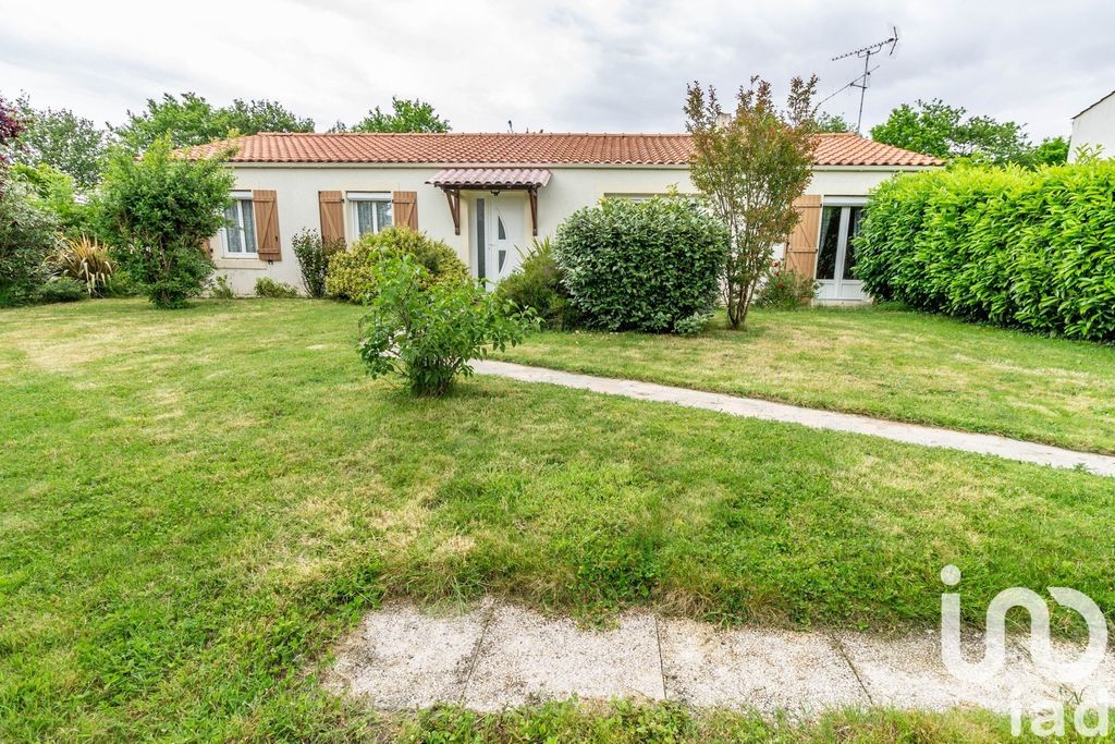 Achat maison à vendre 4 chambres 122 m² - Bellevigny