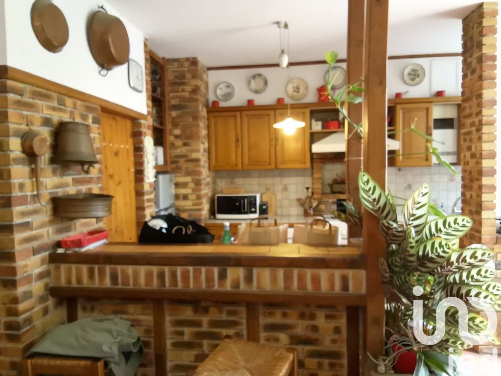 Achat maison à vendre 5 chambres 173 m² - Montmorillon