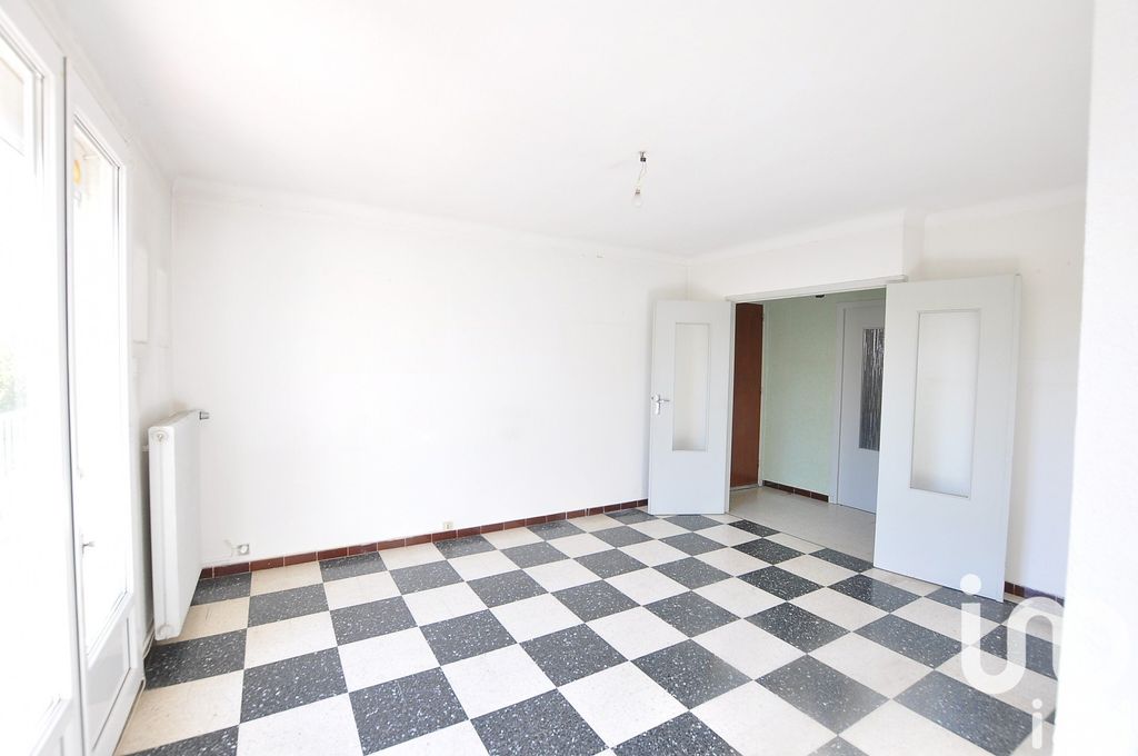 Achat maison à vendre 5 chambres 139 m² - Rodilhan