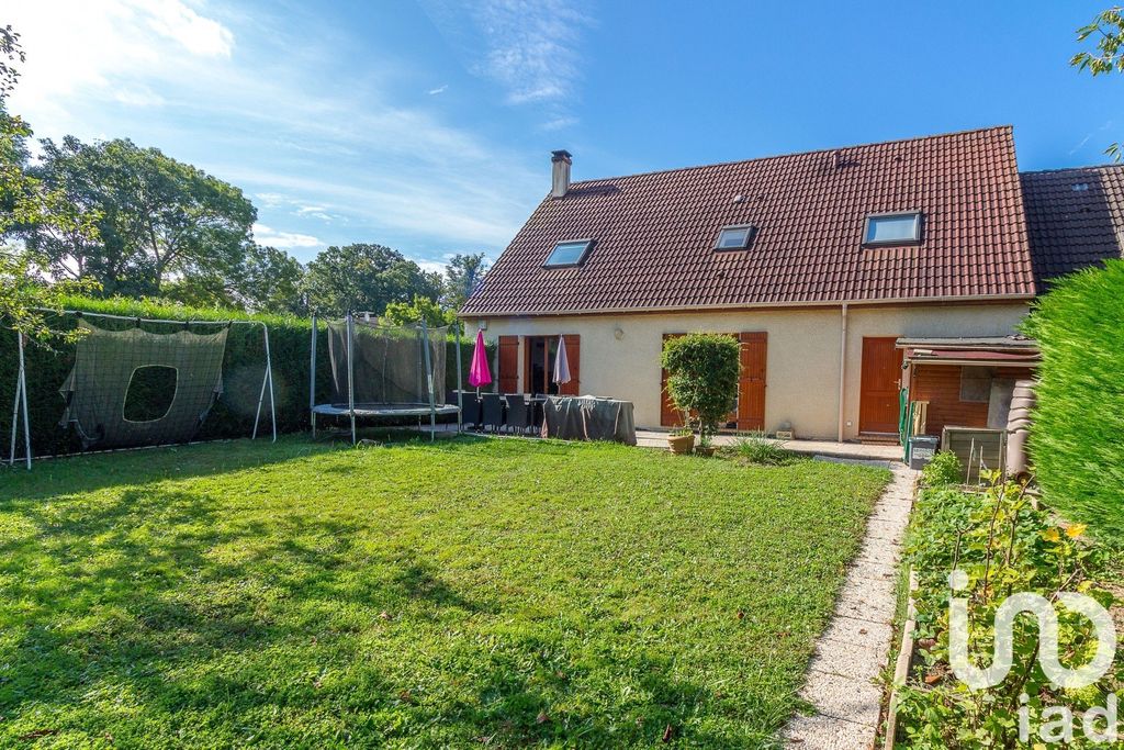 Achat maison à vendre 5 chambres 137 m² - Montigny-le-Bretonneux