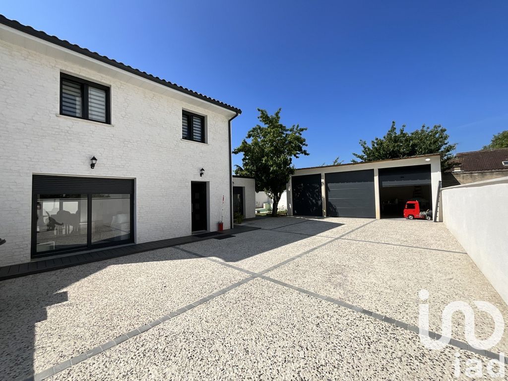 Achat maison à vendre 4 chambres 143 m² - Poitiers