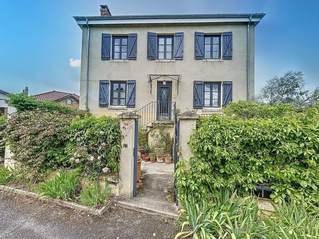 Achat maison à vendre 5 chambres 155 m² - Salles-Arbuissonnas-en-Beaujolais