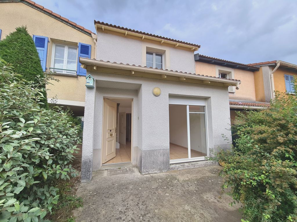 Achat maison à vendre 2 chambres 56 m² - Saint-Genis-les-Ollières