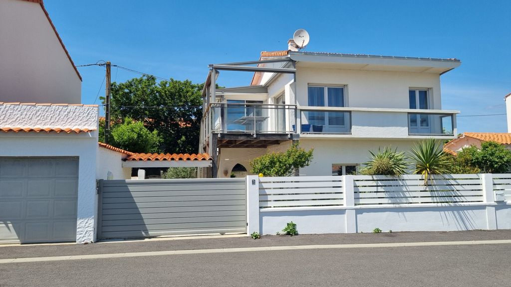 Achat maison à vendre 3 chambres 115 m² - Les Sables-d'Olonne