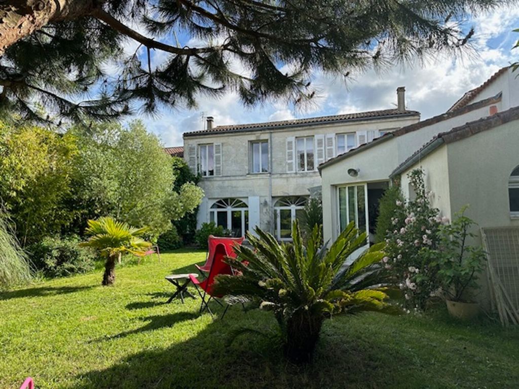 Achat maison à vendre 5 chambres 304 m² - Rochefort