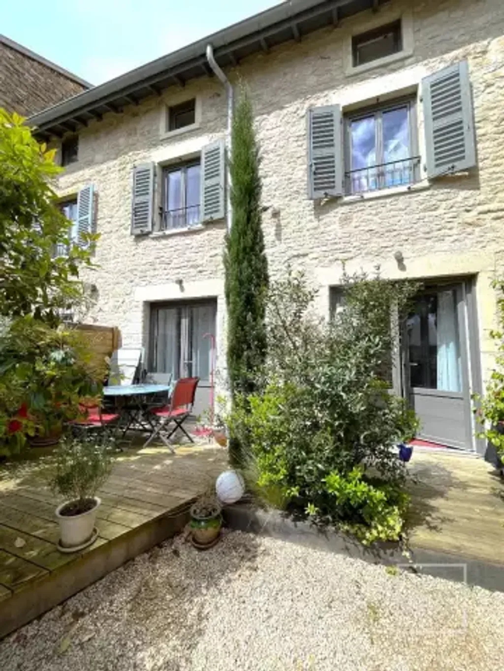 Achat maison à vendre 3 chambres 104 m² - Poleymieux-au-Mont-d'Or