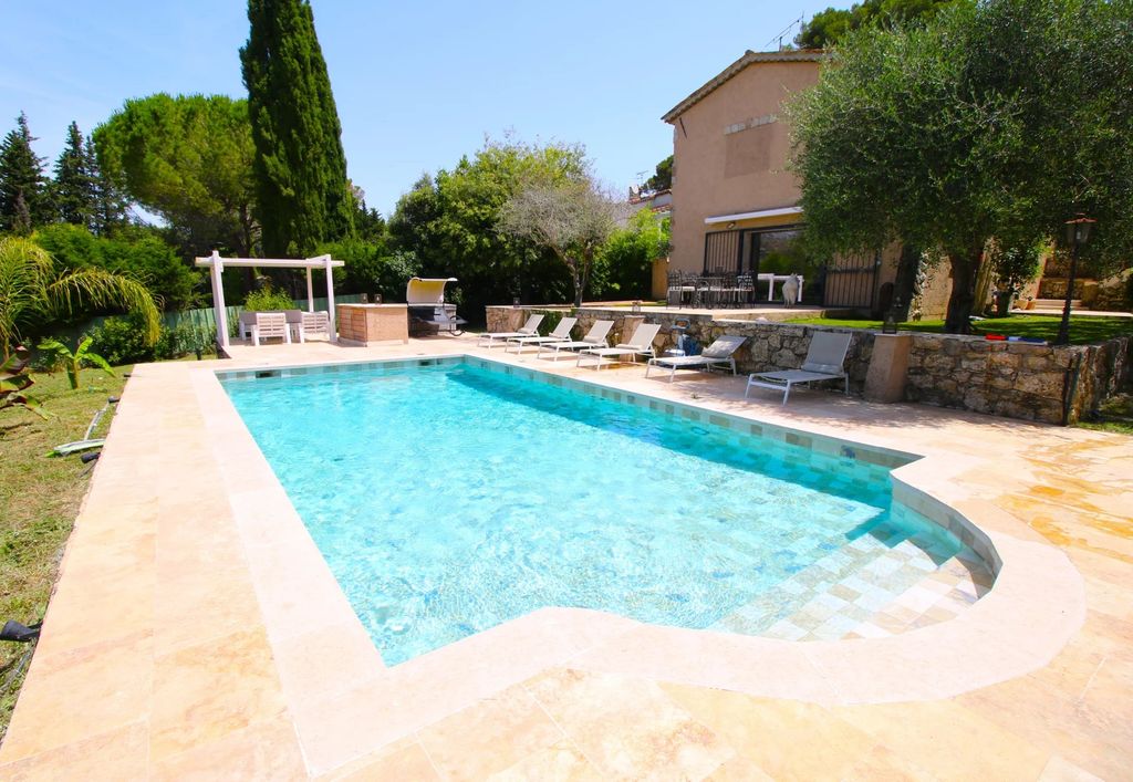 Achat maison à vendre 4 chambres 230 m² - Mougins